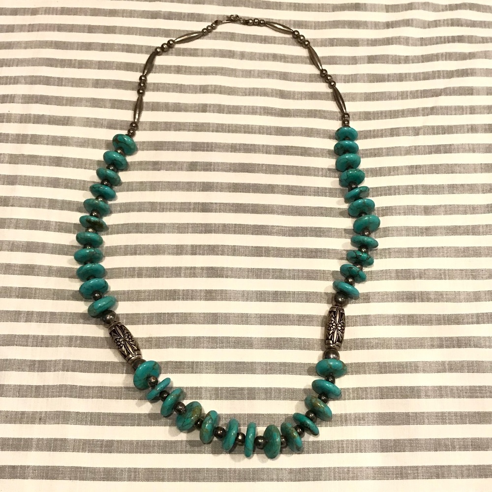 🛍SOLD🛍 Turquoise & Silver beaded Necklace